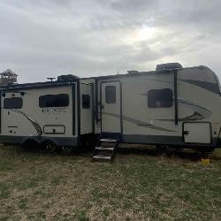 2020 Rockwood Ultra 2910SB RV Camper
