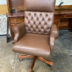 LEATHER TUFTED OFFICE CHAIR