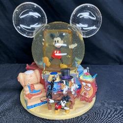 Disney Rare Mickey Mouse Snow Globe