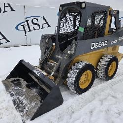 60004 John Deere 320E Wheeled Skid Steer img1