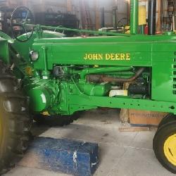 John Deere Model B (Show Quality)
