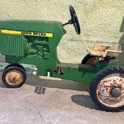 ERTL Vintage John Deere Pedal Tractor