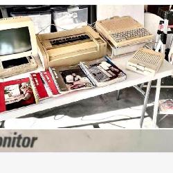 1984 Apple II Antique Portable Desktop Computer