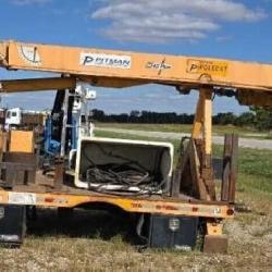 Pittman Polecat truck bed two man bucket  diger