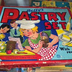 Bettys Pastry Set with Box