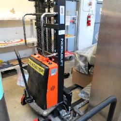 2021 Noblelift Spn22-98 2200lb Semi-electric Stacker
