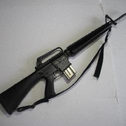 COLT AR15 SEMI AUTO RIFLE .223 CAL W/