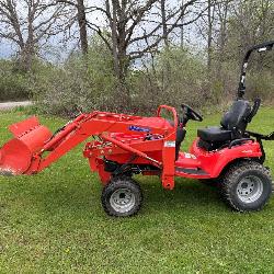 2016 Simplicity Legacy Loader Tractor, 4x4