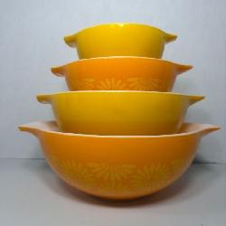 Pyrex Daisy Cinderella Mixing Bowls