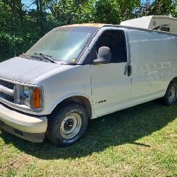 2002 Chevrolet G1500 Utility Van