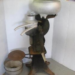 VINTAGE DE LEVAL #15 CREAM SEPARATOR