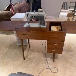 Singer Touch & Sew Model 600E Sewing Machine with Cabinet Set