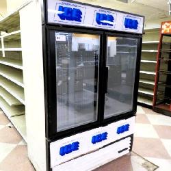 True Gdim-49 Self-contained 2-door Ice Merchandiser