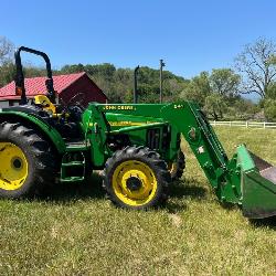 John Deere 5220