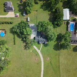 3 Acre Home, Detached Buildings & Country Setting in Gallatin, TN