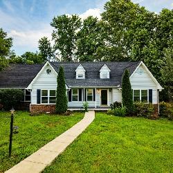 Single-family 3 Bed 3 Bath Home on 3 acres