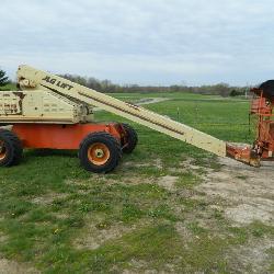 JLG H40 man lift w/8' bucket self prop. 40' reach 1k cap. gas