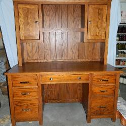 Oak desk w/ bookshelf