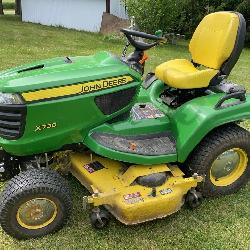 John Deere X730 Lawn Tractor With 54-Inch Mower Deck & Bagger System