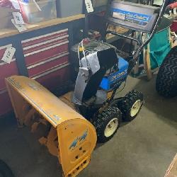 Cub Cadet 826 4 x 4 electric start snowblower