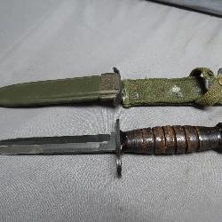 USM8 Bayonet with Sheath by B.M. Co.