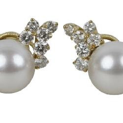 18k Gold and Pearl Earring