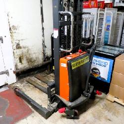2021 Noblelift Spn22-98 2200lb Semi-electric Stacker
