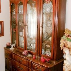THOMASVILLE CHINA CABINET