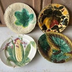 Decorative majolica plates