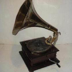 VINTAGE THORENS GRAMOPHONE
