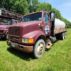International 8100 Tandem Axle Flatbed T Internati