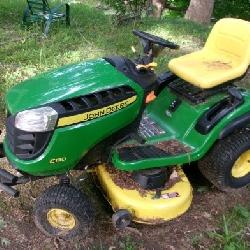 JD E130 LAWN TRACTOR