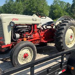 1955 Ford 850 WF utility tractor with 77 hours