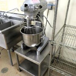 Hobart A200 20-quart Mixer With Bowl, Whip, Stand