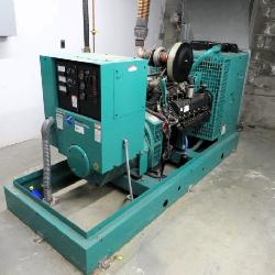 Onan 85kw Generator With Switch 2001 Natural Gas, 136 Hours