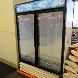 True Gdim-49nt-ld Self-contained 2-door Ice Merchandiser