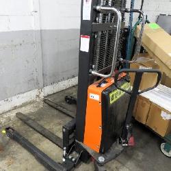 2020 Noblelift Spn22-98 2200lb Semi-electric Stacker