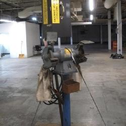 BALDOR INDUSTRIAL 8IN BENCH GRINDER W/