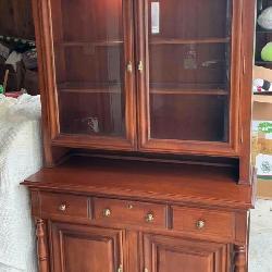 Beautiful vintage Tell City Young Republic Colonial China Cabinet. 