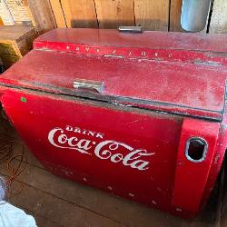 Vintage Coca Cola Machine