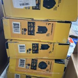 5X$ DeWalt assorted heated gear