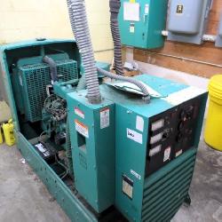 Onan 35kw Propane Generator W/switch 1993 1121 Hours