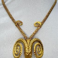 Beautiful 18k Ram Necklace, 52.6 grams