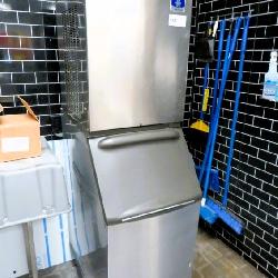Manitowoc Self-contained 300lb Ice Flaker With Bin Model Rfs0300a