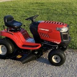 2023 Troy Bilt Pony 42  lawnmower 7  speed. It