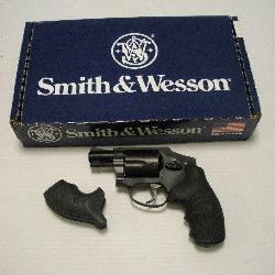 SMITH  & WESSON 