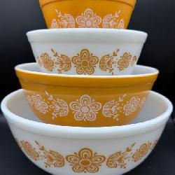 Pyrex Butterfly Gold Mixing Bowl Set