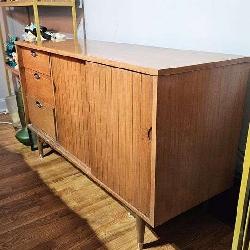 https://www.esgtphotos.com/gtaphotos/img/gallery/1022/1864900/medium/thumb_1785021189_8_mcm_cabinet2