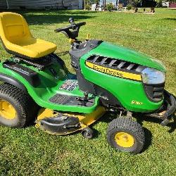 John Deere E130 garden tractor