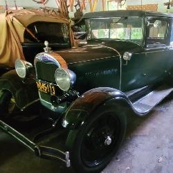 1931 Ford Model A Deluxe Roadster